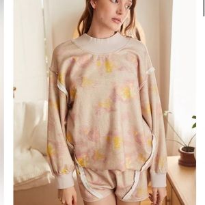 🔥3for$20🔥Urban Outfitters | Sweatshirt out from under lounge top